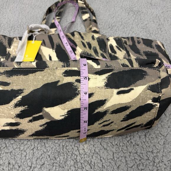 VINCE CAMUTO Lohna Designer Tote Natural Camo Nylon – New with tags - Picture 8 of 13